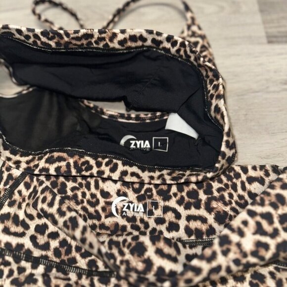 Zyia Scrunchy Bum Shorts and Bra Set - Picture 8 of 9